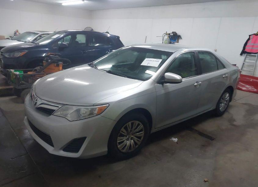Photo 2 of 2014 Toyota Camry LE (VIN 4T4BF1FK4ER409237)