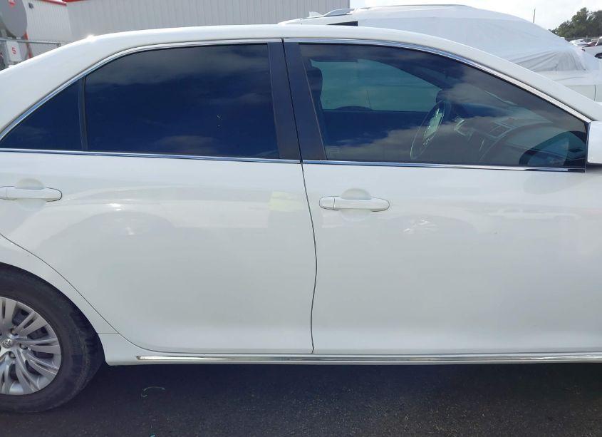 Photo 13 of 2014 Toyota Camry LE (VIN 4T4BF1FK4ER409576)