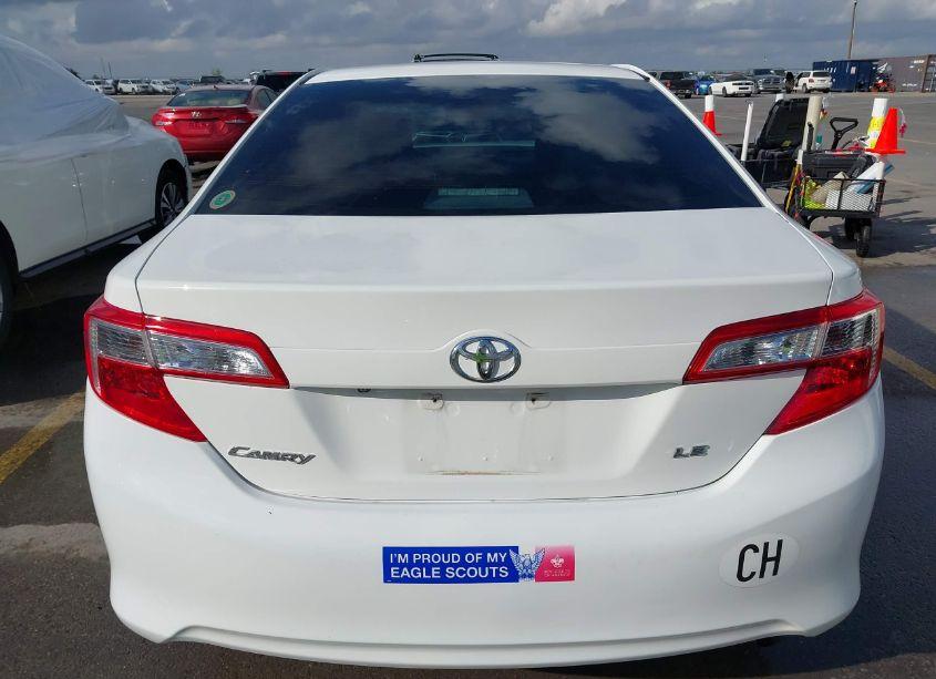 Photo 16 of 2014 Toyota Camry LE (VIN 4T4BF1FK4ER409576)