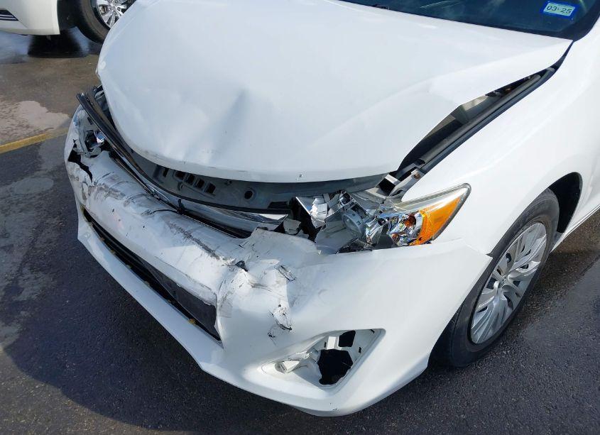 Photo 17 of 2014 Toyota Camry LE (VIN 4T4BF1FK4ER409576)