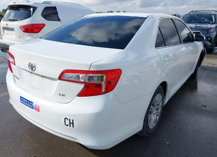 Photo 4 of 2014 Toyota Camry LE (VIN 4T4BF1FK4ER409576)