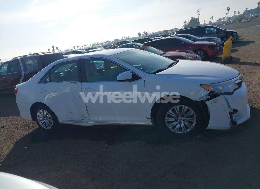 Photo 13 of 2014 Toyota Camry LE (VIN 4T4BF1FK4ER421663)
