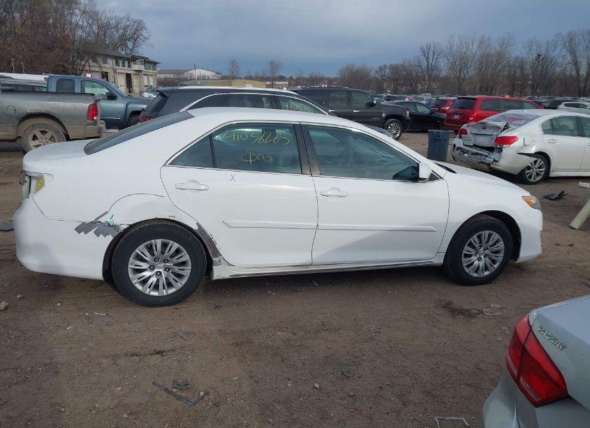 Photo 13 of 2014 Toyota Camry LE (VIN 4T4BF1FK4ER426099)