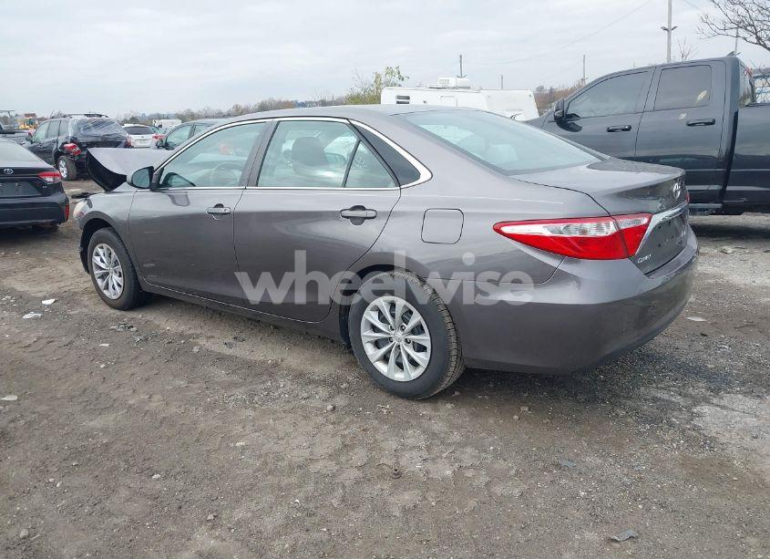 Photo 3 of 2015 Toyota Camry LE (VIN 4T4BF1FK4FR458696)