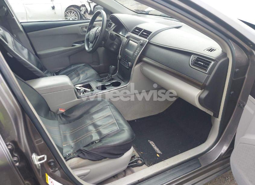 Photo 5 of 2015 Toyota Camry LE (VIN 4T4BF1FK4FR458696)