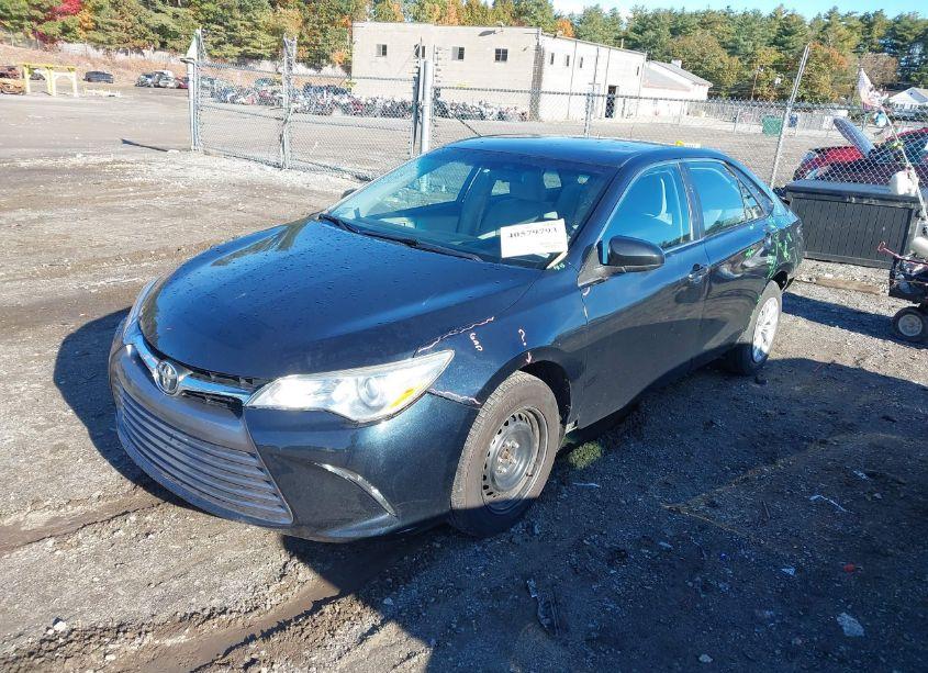 Photo 2 of 2015 Toyota Camry LE (VIN 4T4BF1FK4FR458861)