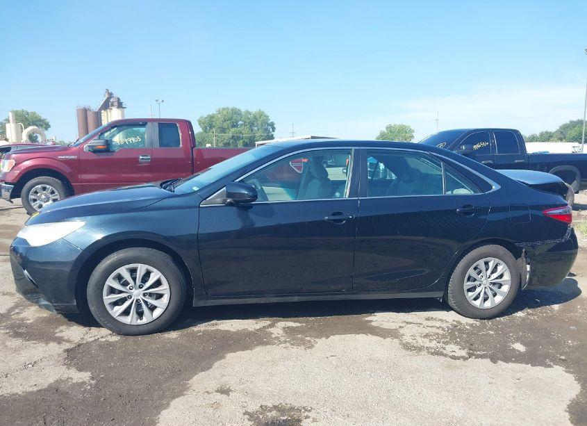 Photo 14 of 2015 Toyota Camry LE (VIN 4T4BF1FK4FR473103)