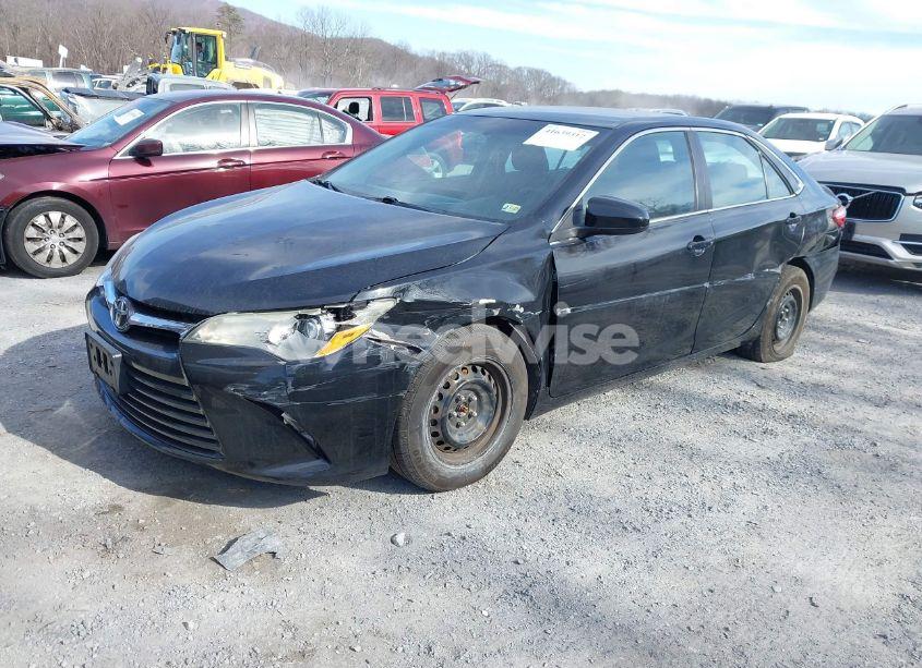 Photo 2 of 2015 Toyota Camry LE (VIN 4T4BF1FK4FR481976)