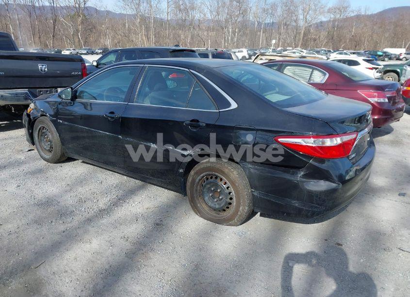 Photo 3 of 2015 Toyota Camry LE (VIN 4T4BF1FK4FR481976)