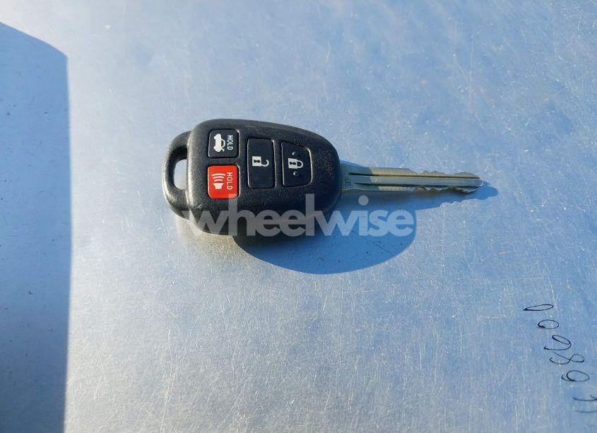 Photo 11 of 2015 Toyota Camry LE (VIN 4T4BF1FK4FR512658)