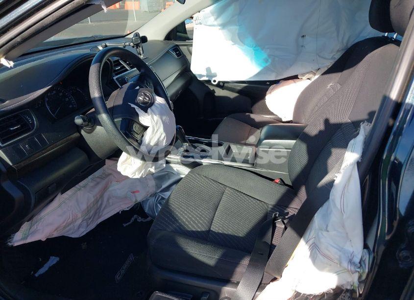 Photo 5 of 2015 Toyota Camry LE (VIN 4T4BF1FK4FR512658)