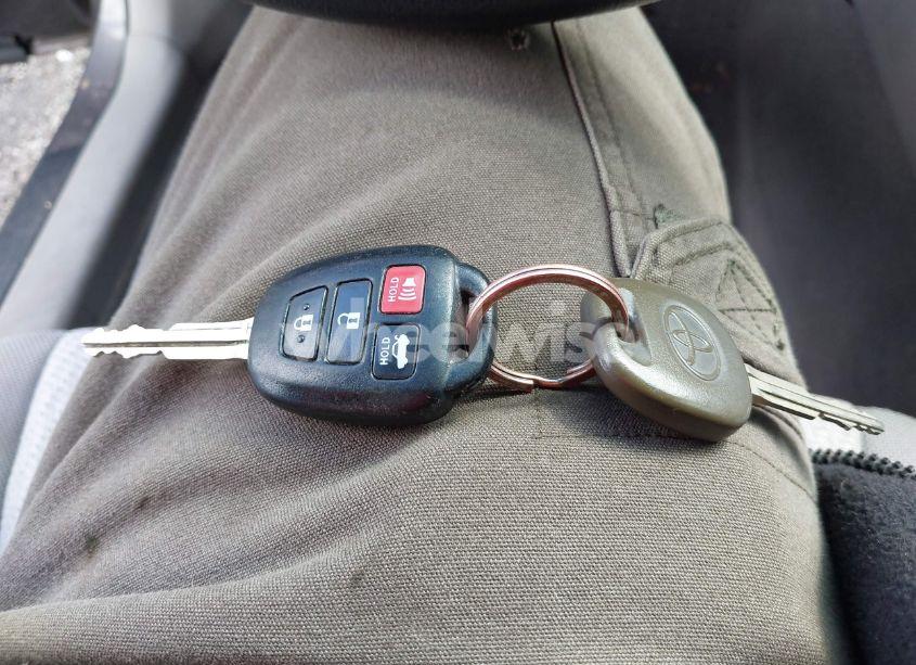 Photo 11 of 2016 Toyota Camry LE (VIN 4T4BF1FK4GR529560)