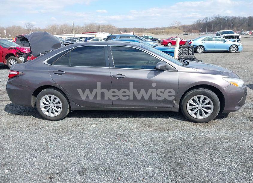 Photo 13 of 2016 Toyota Camry LE (VIN 4T4BF1FK4GR529560)