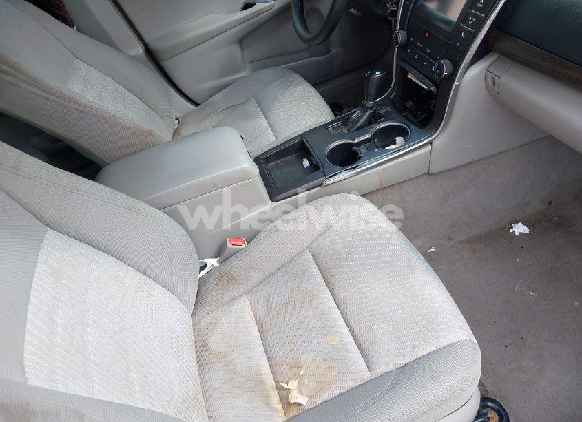 Photo 5 of 2016 Toyota Camry LE (VIN 4T4BF1FK4GR529560)