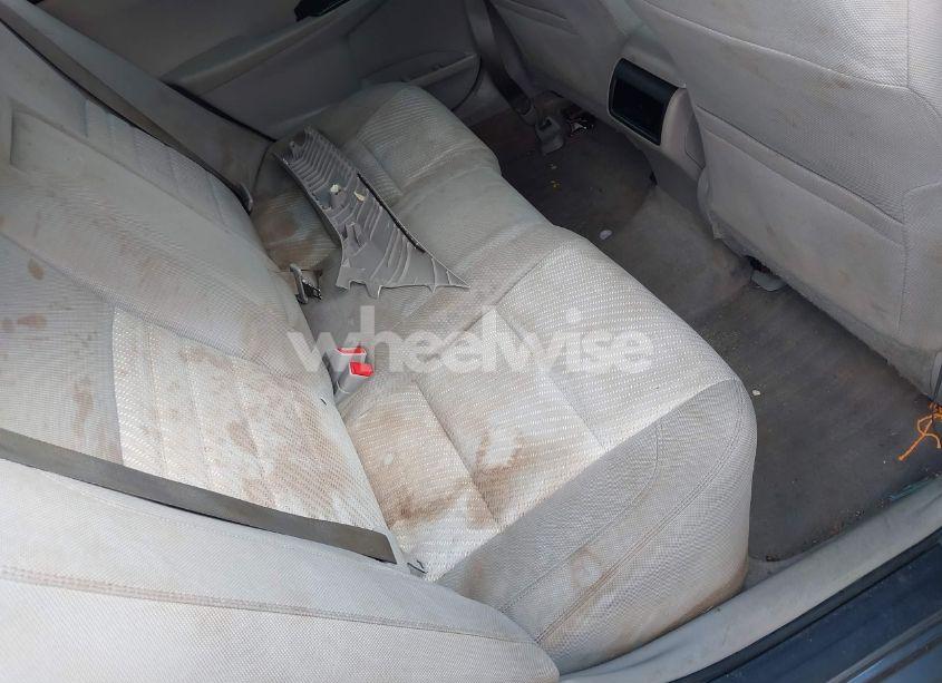 Photo 8 of 2016 Toyota Camry LE (VIN 4T4BF1FK4GR529560)