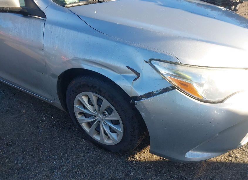 Photo 17 of 2016 Toyota Camry LE (VIN 4T4BF1FK4GR543488)