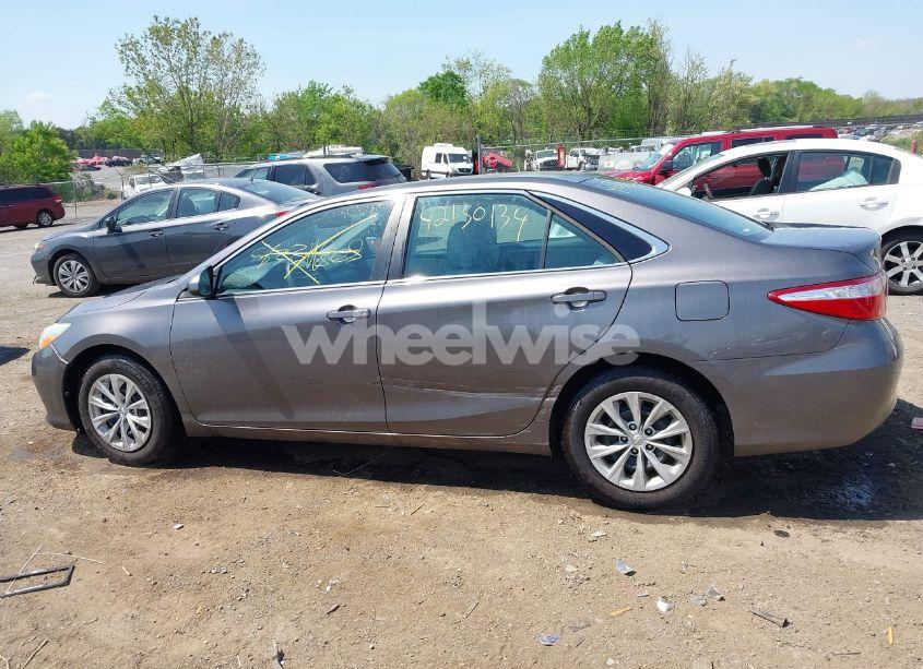 Photo 14 of 2016 Toyota Camry LE (VIN 4T4BF1FK4GR550988)