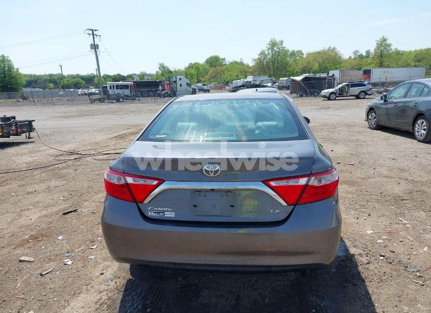 Photo 16 of 2016 Toyota Camry LE (VIN 4T4BF1FK4GR550988)
