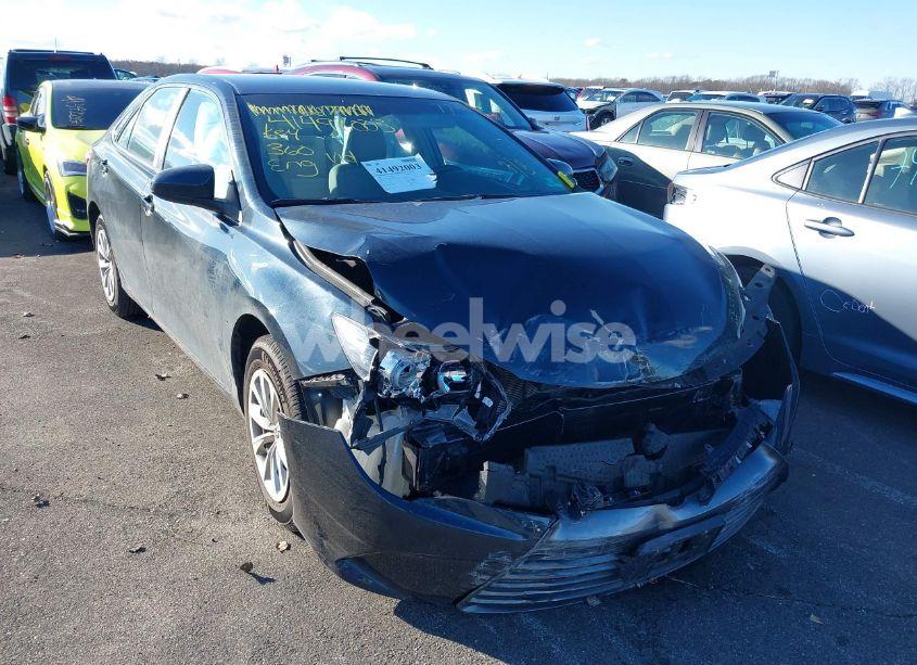 2016 Toyota Camry LE (VIN 4T4BF1FK4GR551574) main photo