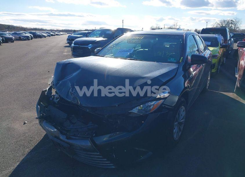Photo 2 of 2016 Toyota Camry LE (VIN 4T4BF1FK4GR551574)