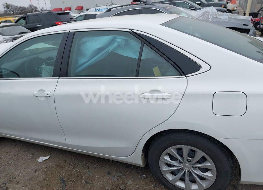 Photo 14 of 2016 Toyota Camry LE (VIN 4T4BF1FK4GR554622)