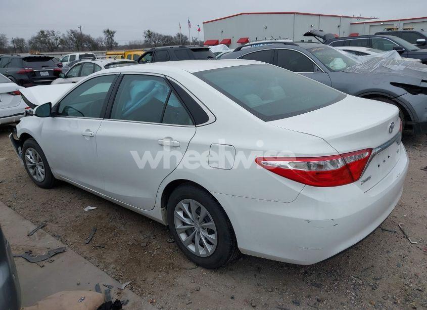 Photo 3 of 2016 Toyota Camry LE (VIN 4T4BF1FK4GR554622)