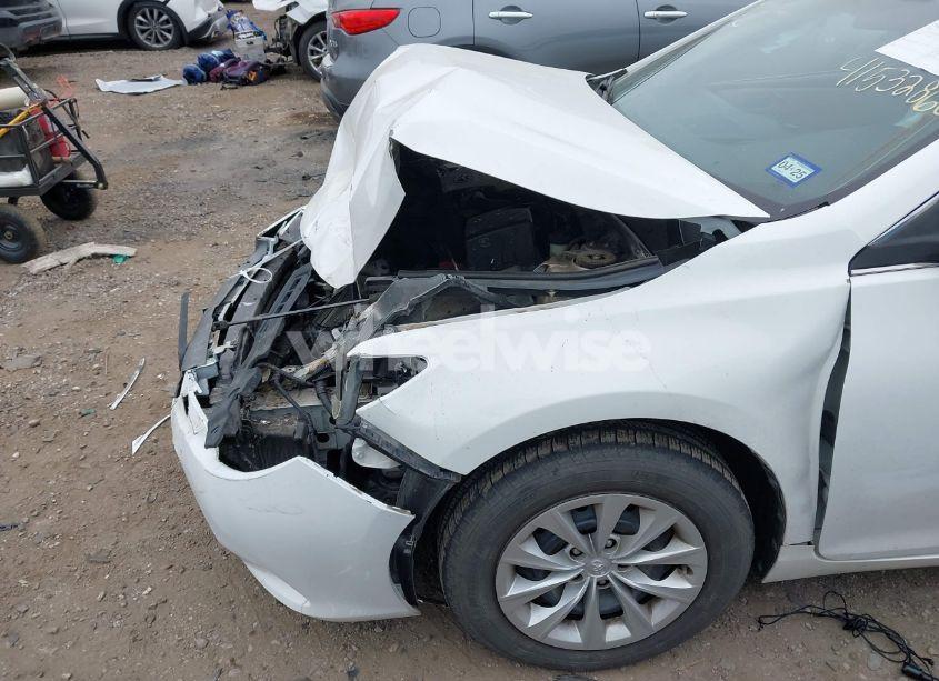 Photo 6 of 2016 Toyota Camry LE (VIN 4T4BF1FK4GR554622)