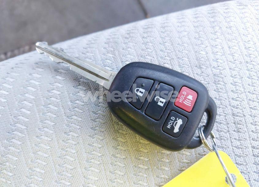 Photo 11 of 2016 Toyota Camry LE (VIN 4T4BF1FK4GR555852)