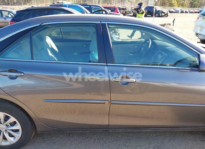 Photo 13 of 2016 Toyota Camry LE (VIN 4T4BF1FK4GR555852)