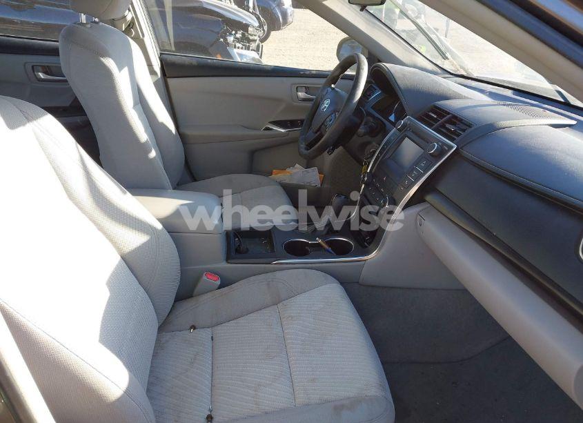 Photo 5 of 2016 Toyota Camry LE (VIN 4T4BF1FK4GR555852)