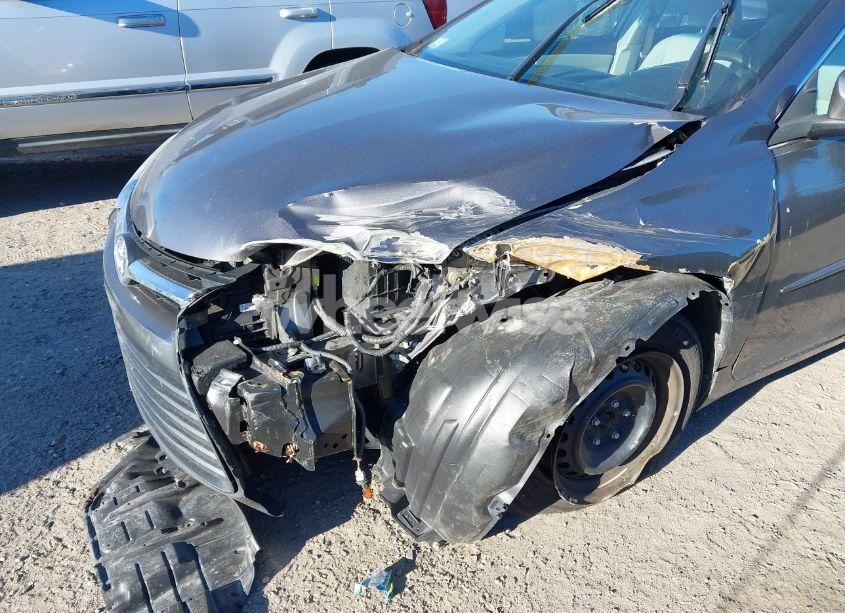 Photo 6 of 2016 Toyota Camry LE (VIN 4T4BF1FK4GR555852)