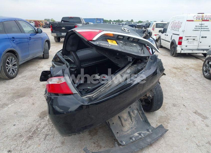 Photo 15 of 2016 Toyota Camry LE (VIN 4T4BF1FK4GR557780)