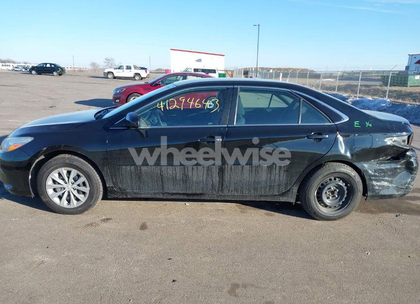 Photo 15 of 2016 Toyota Camry LE (VIN 4T4BF1FK4GR561425)