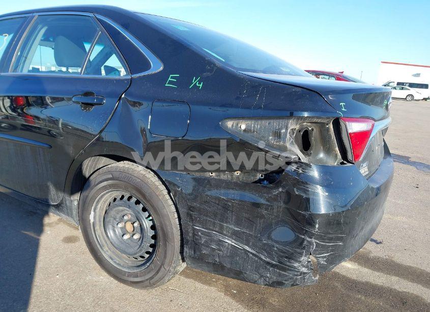 Photo 6 of 2016 Toyota Camry LE (VIN 4T4BF1FK4GR561425)