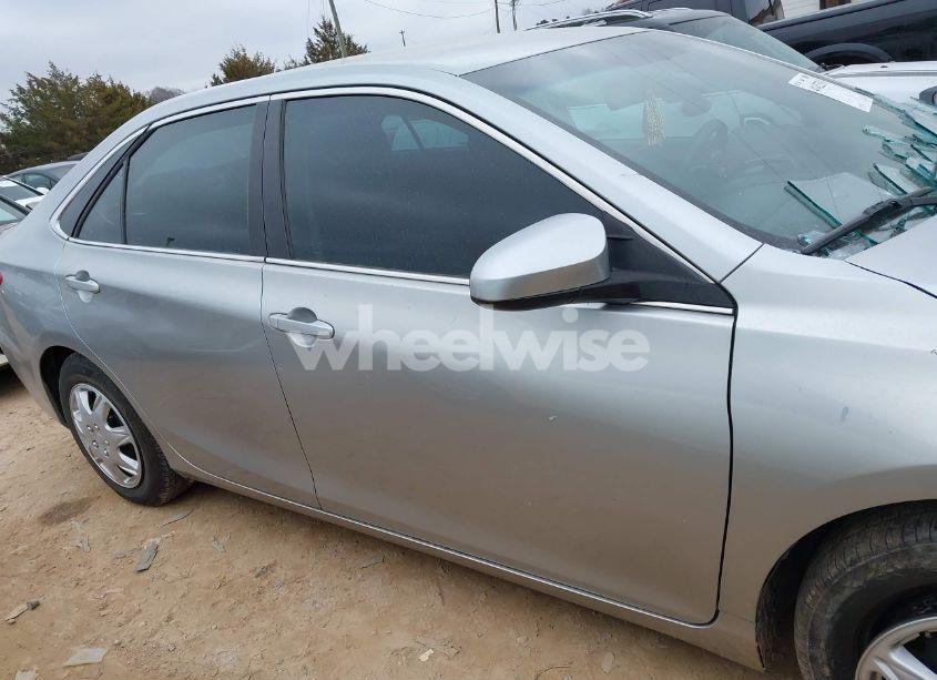 Photo 13 of 2016 Toyota Camry LE (VIN 4T4BF1FK4GR562509)