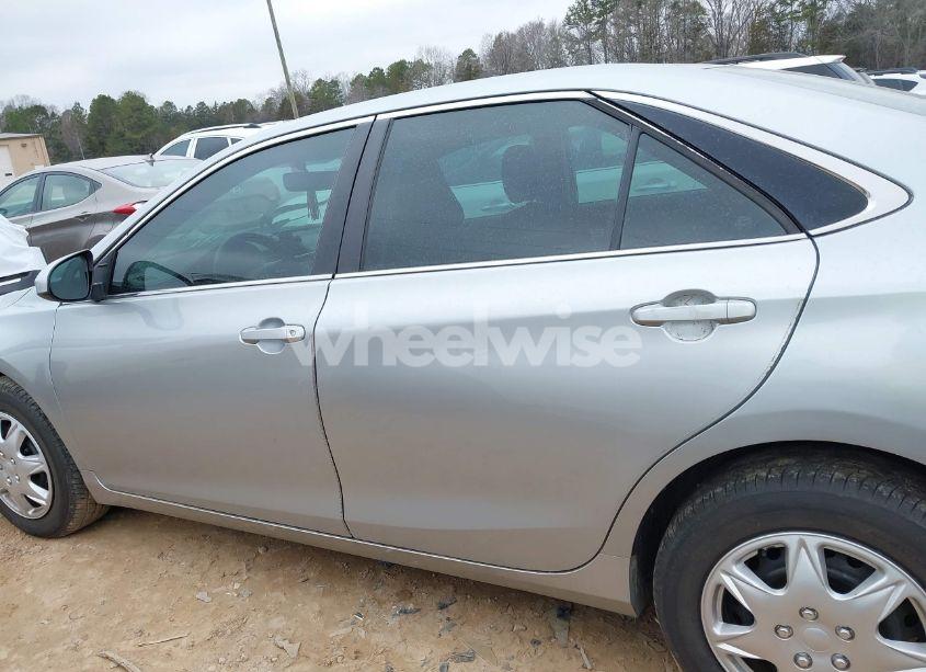 Photo 14 of 2016 Toyota Camry LE (VIN 4T4BF1FK4GR562509)