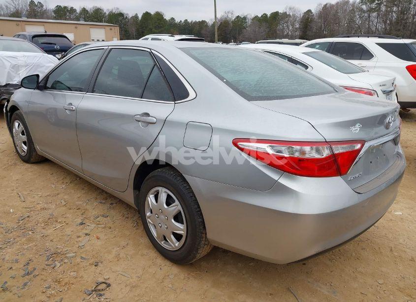 Photo 3 of 2016 Toyota Camry LE (VIN 4T4BF1FK4GR562509)