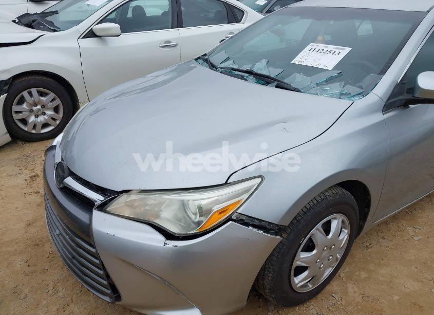 Photo 6 of 2016 Toyota Camry LE (VIN 4T4BF1FK4GR562509)