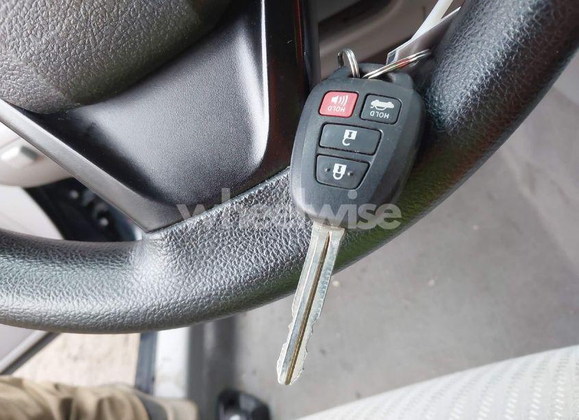 Photo 11 of 2016 Toyota Camry LE (VIN 4T4BF1FK4GR571226)