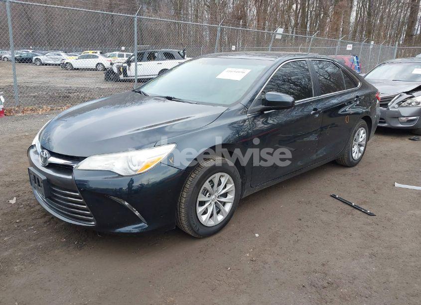 Photo 2 of 2016 Toyota Camry LE (VIN 4T4BF1FK4GR571226)