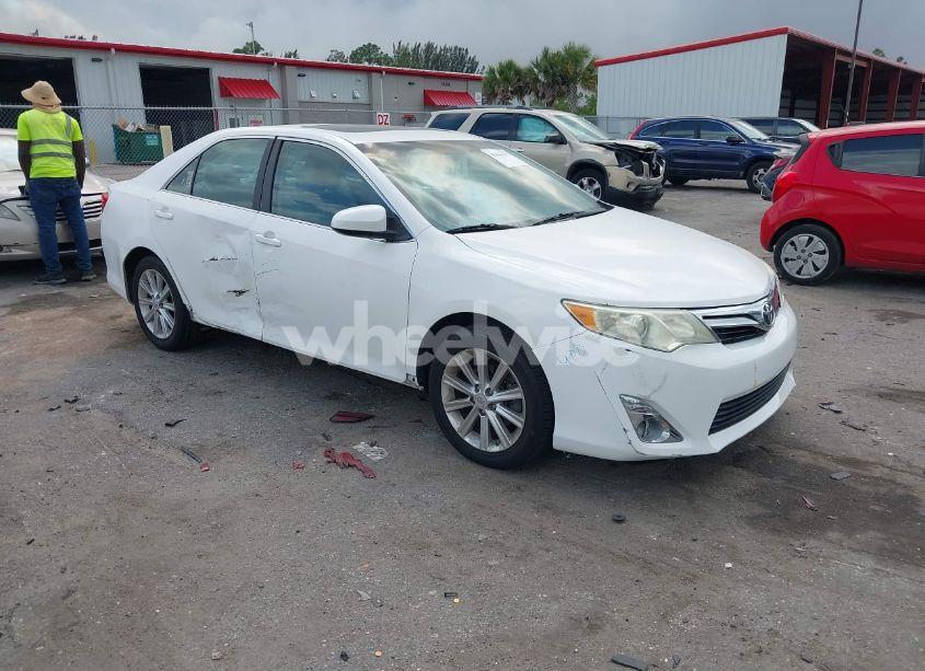 2012 Toyota Camry XLE (VIN 4T4BF1FK5CR242657) main photo