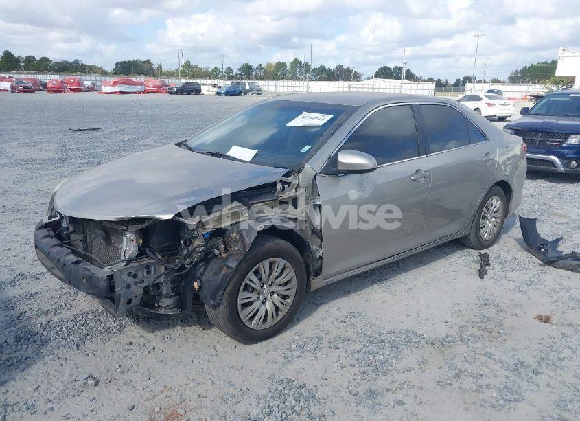 Photo 2 of 2013 Toyota Camry LE (VIN 4T4BF1FK5DR283582)