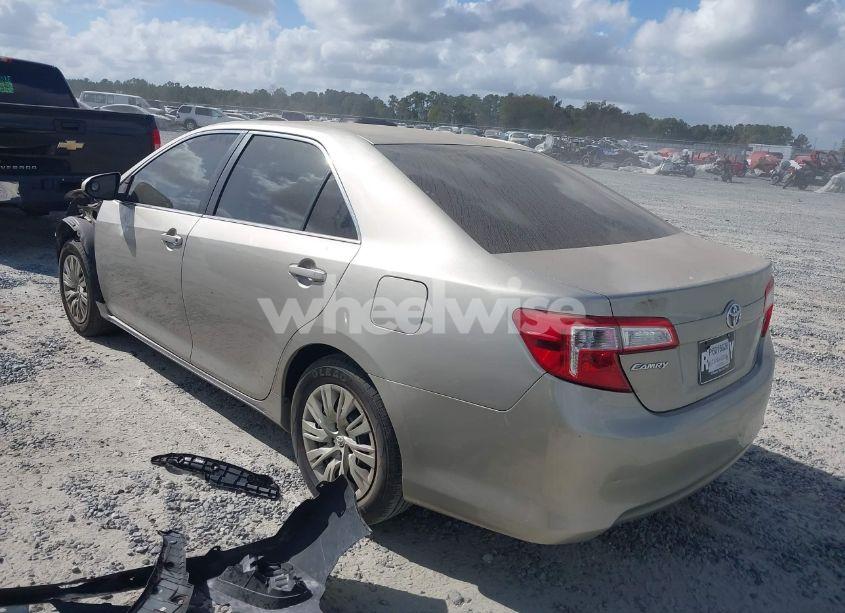 Photo 3 of 2013 Toyota Camry LE (VIN 4T4BF1FK5DR283582)
