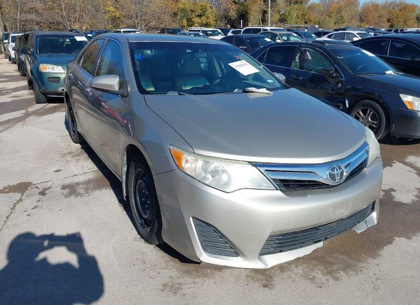 2013 Toyota Camry LE (VIN 4T4BF1FK5DR289513) main photo