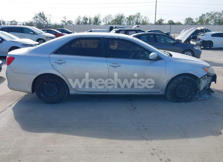 Photo 13 of 2013 Toyota Camry LE (VIN 4T4BF1FK5DR301014)