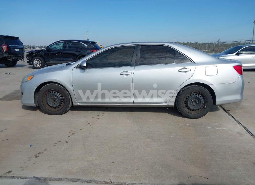 Photo 14 of 2013 Toyota Camry LE (VIN 4T4BF1FK5DR301014)