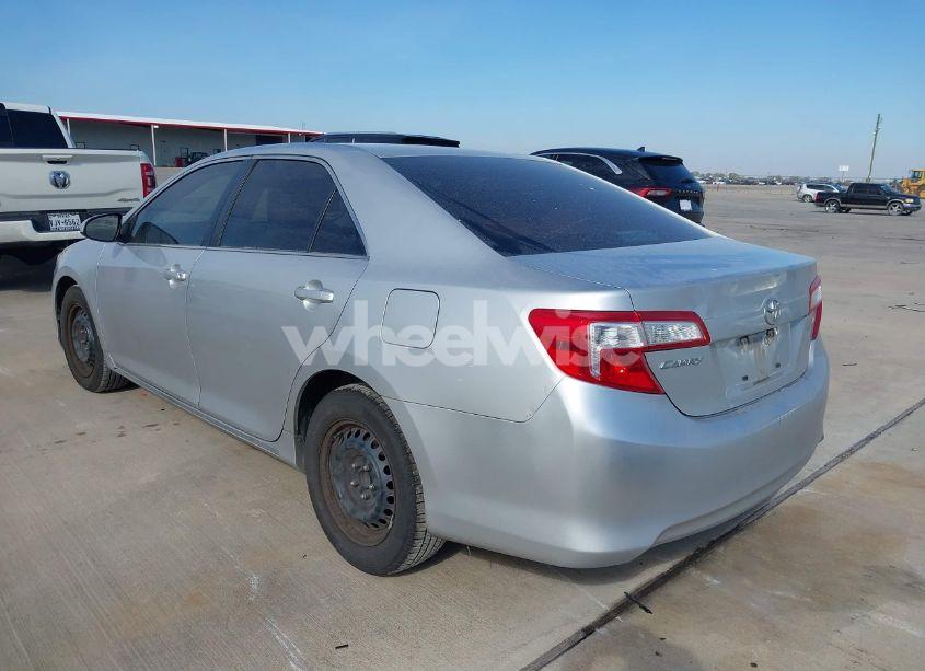 Photo 3 of 2013 Toyota Camry LE (VIN 4T4BF1FK5DR301014)