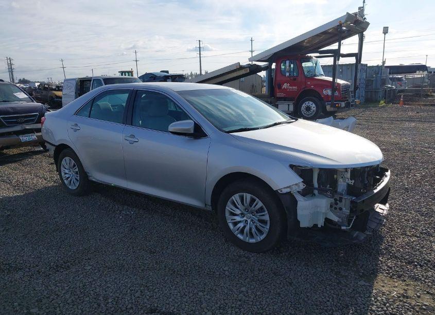 2013 Toyota Camry LE (VIN 4T4BF1FK5DR307699) main photo