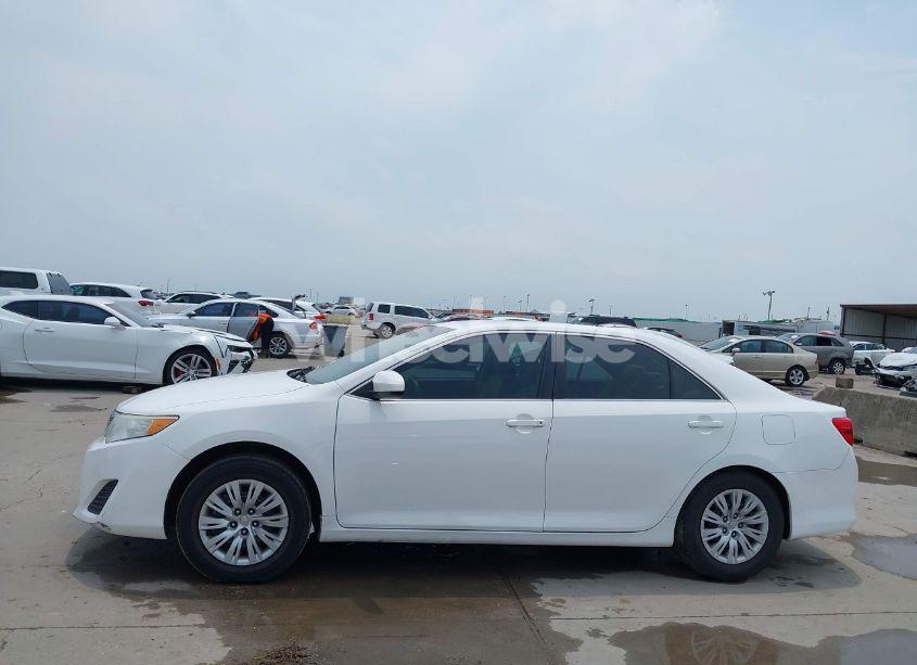 Photo 15 of 2014 Toyota Camry L (VIN 4T4BF1FK5ER347251)