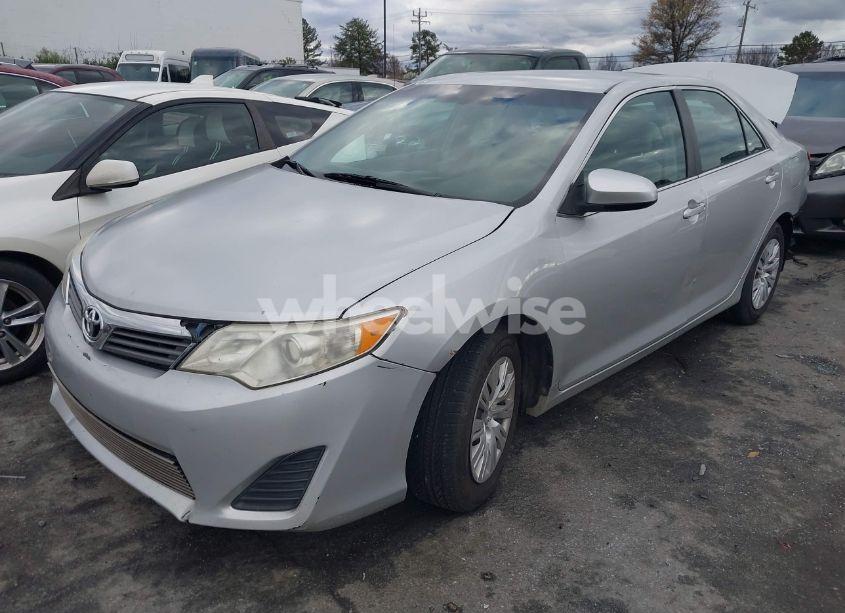 Photo 2 of 2014 Toyota Camry L (VIN 4T4BF1FK5ER355639)